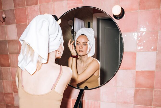 Nighttime Skincare Routine: Steps to Rejuvenate and Nourish Your Skin While You Sleep