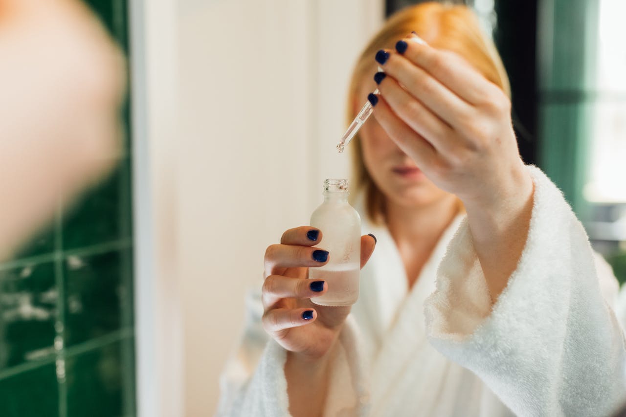 How to Use Batana Oil for Effective Hair Growth and Repair: Tips and Tricks From Beauty Experts